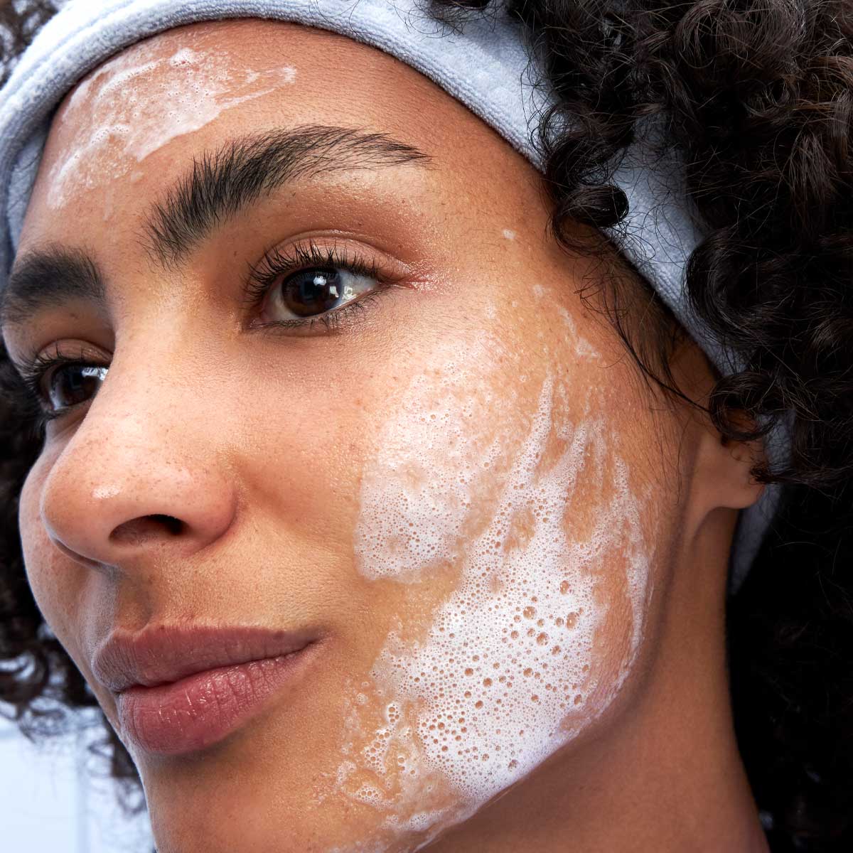 Limpiador facial hidratante - aká Skincare